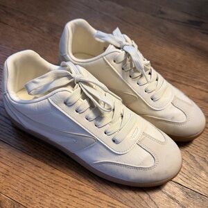 Dolce Vita Cream Sneakers